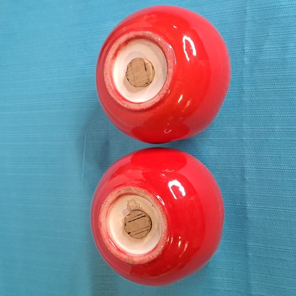 Vintage Large ceramic tomatoes 🍅 salt and pepper set - Picture 5 of 6